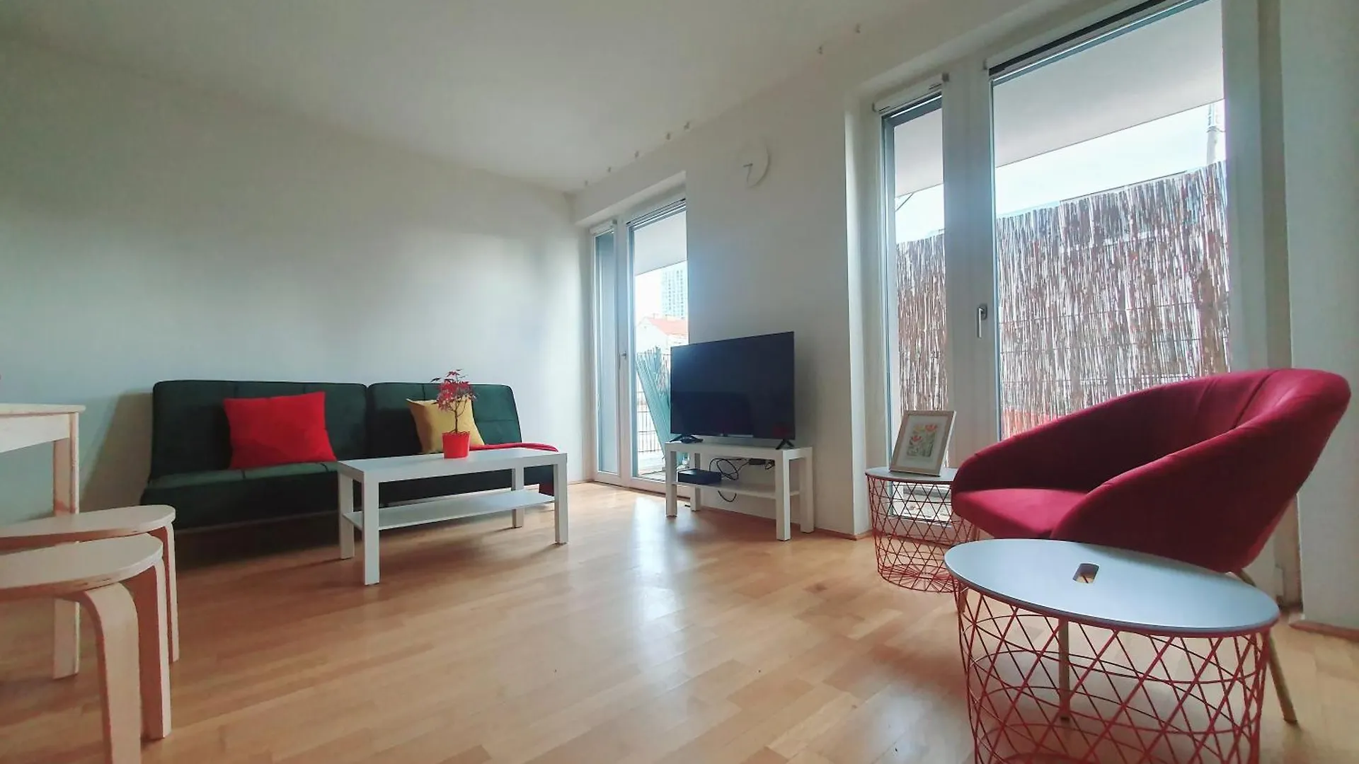 Near Lake One Bedroom Adorable Apartment Vienna 0*,  Austria